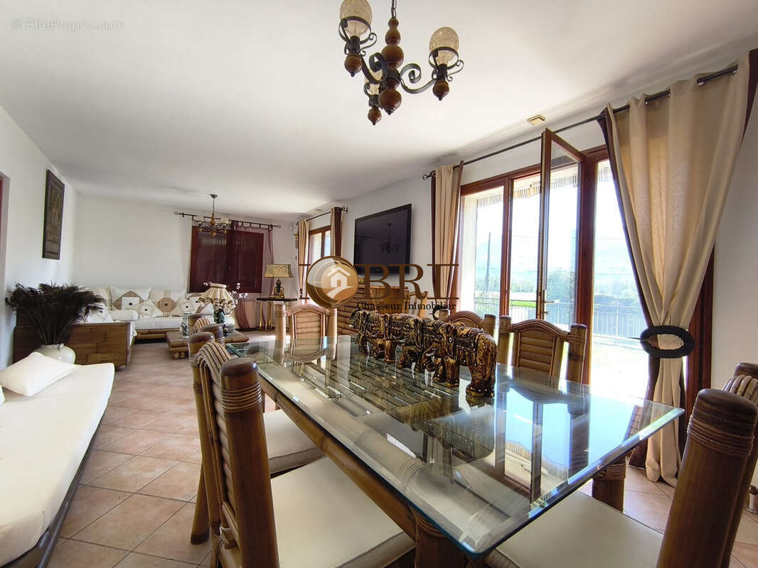 Maison 121 m² à Vourey  - photo 4