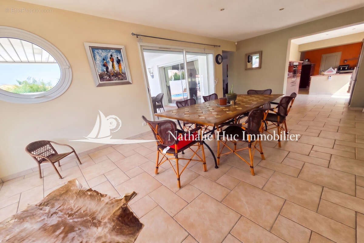 Maison 168 m² à Saint-Cyprien  - photo 6