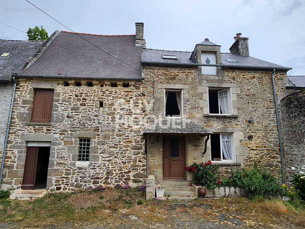 Maison à LE HINGLE