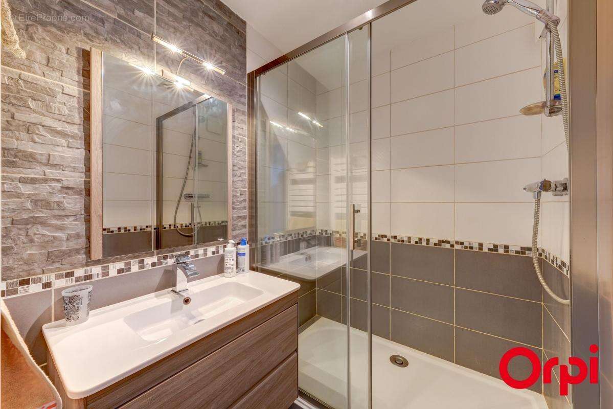 Appartement à LYON-8E