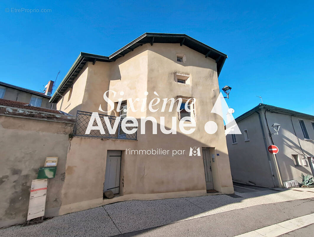 Maison à SAINT-SYMPHORIEN-D'OZON