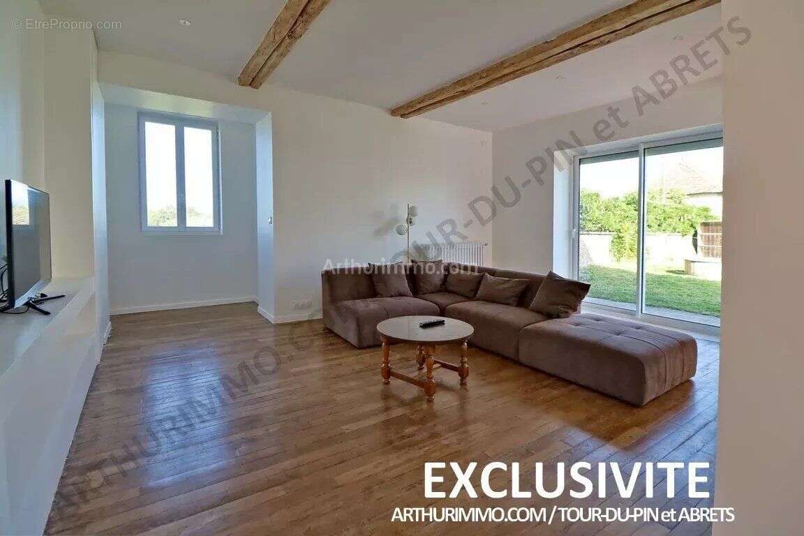 Maison à LA TOUR-DU-PIN