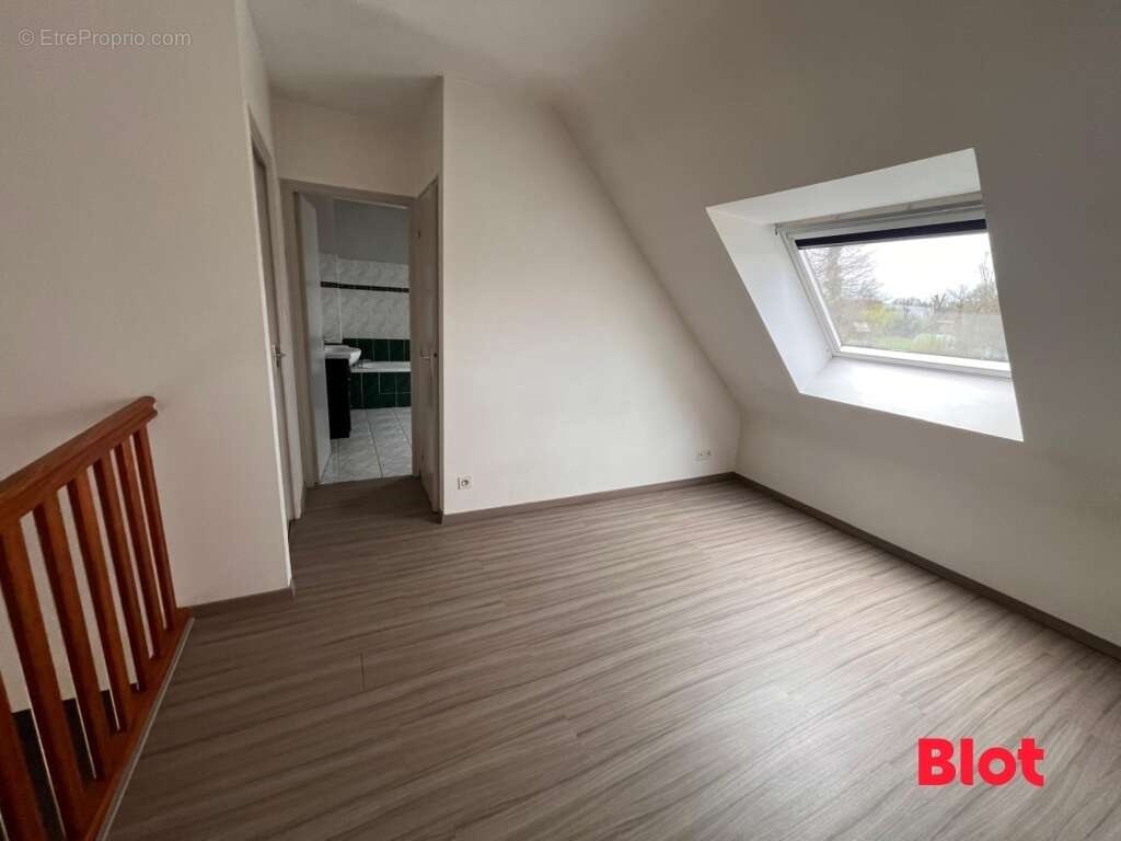 Maison à SAINT-ERBLON