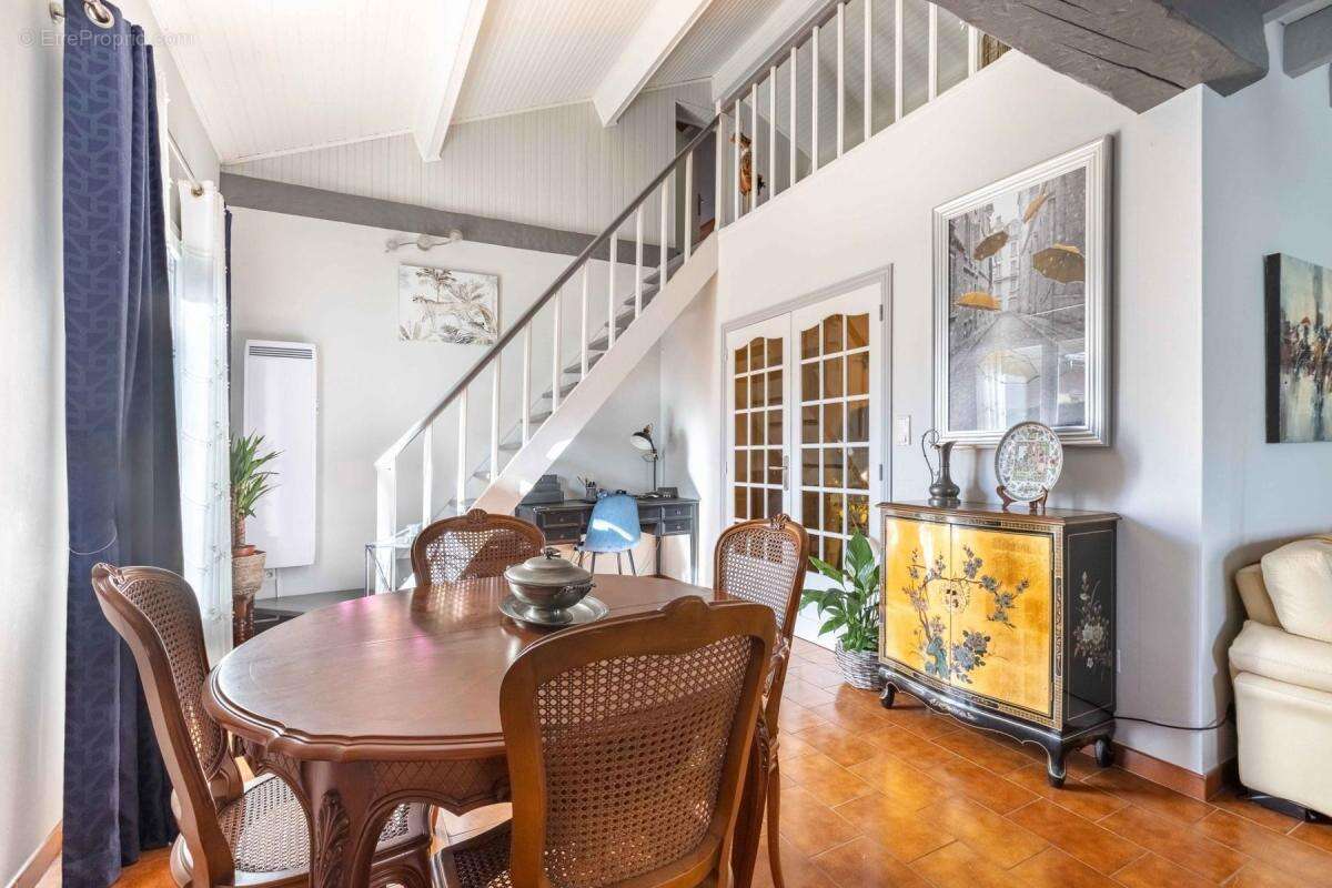 Maison à SAINT-LOUP-CAMMAS