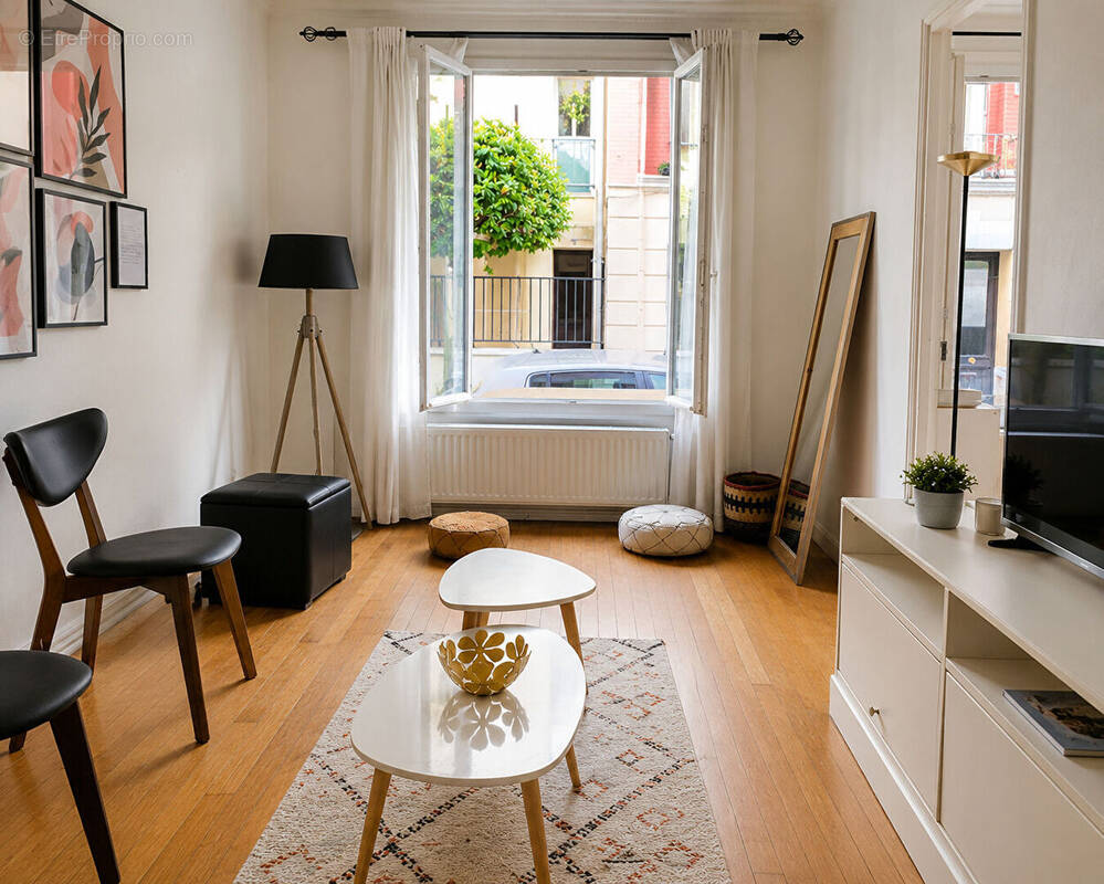 Appartement à COURBEVOIE