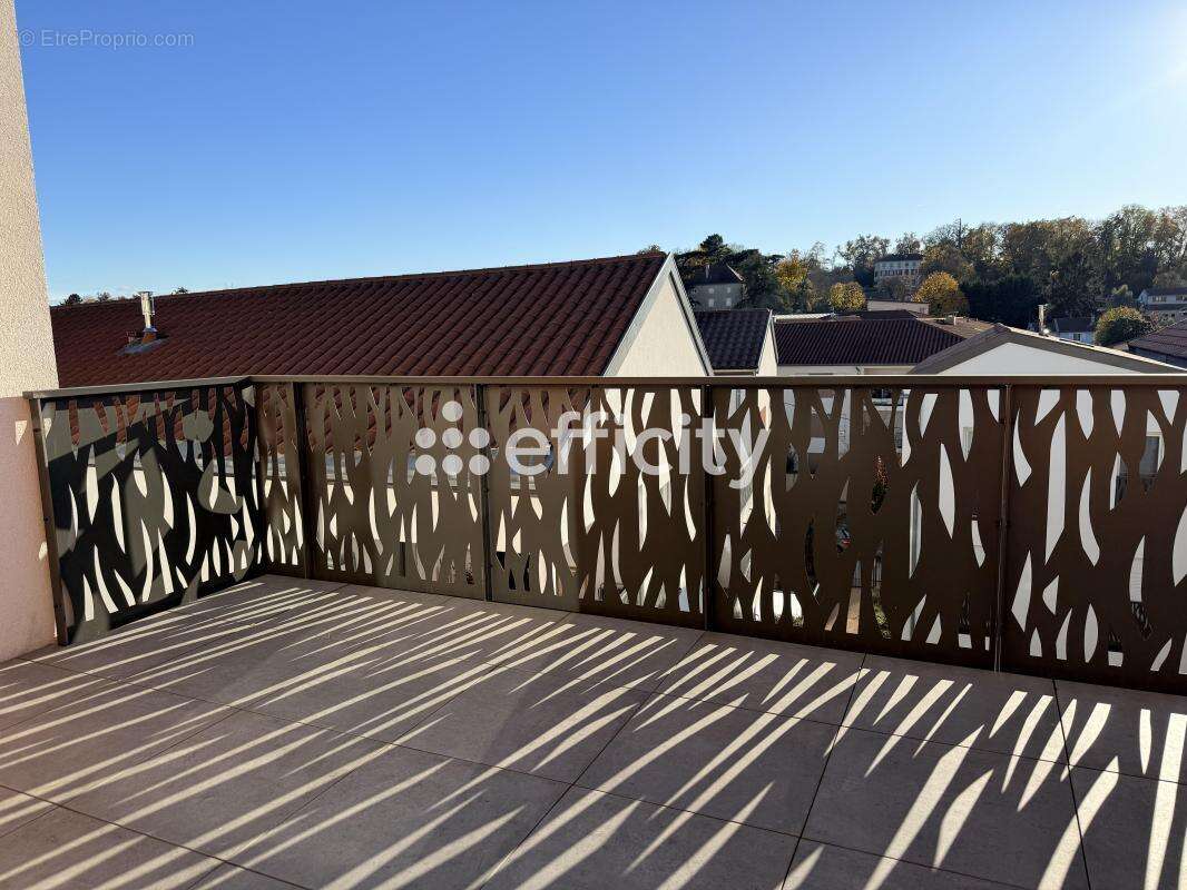 Appartement à SAINT-LAURENT-DE-MURE