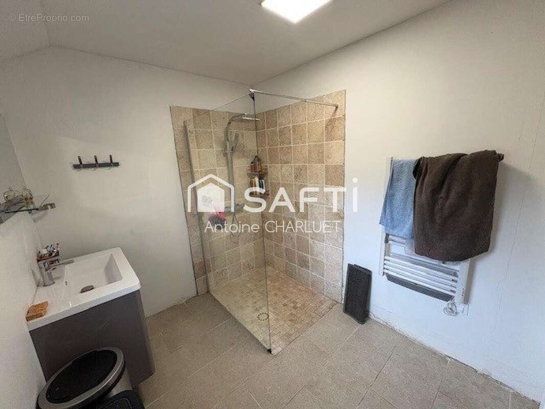Maison 208 m² à Saulnay  - photo 6