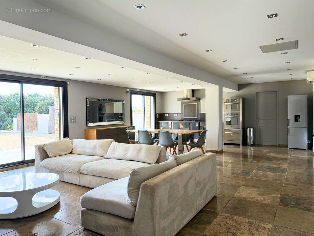 Maison à FORCALQUIER