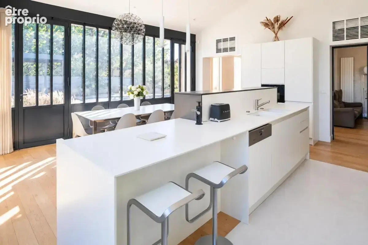 Maison de 9 pièces de 185 m² à Eysines - photo 6