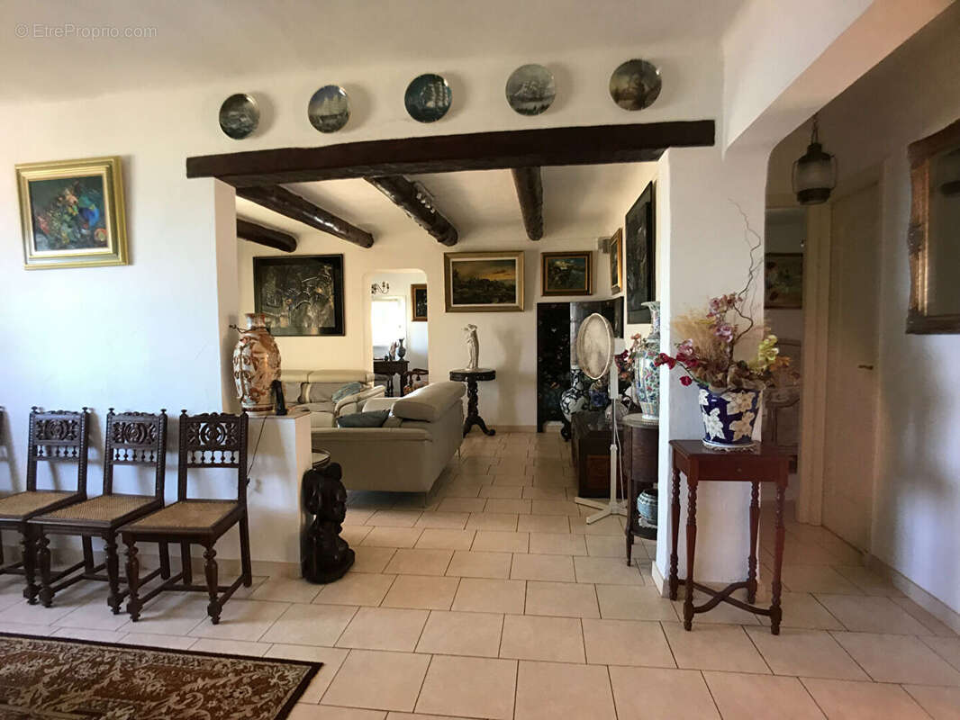 Maison à LES ISSAMBRES