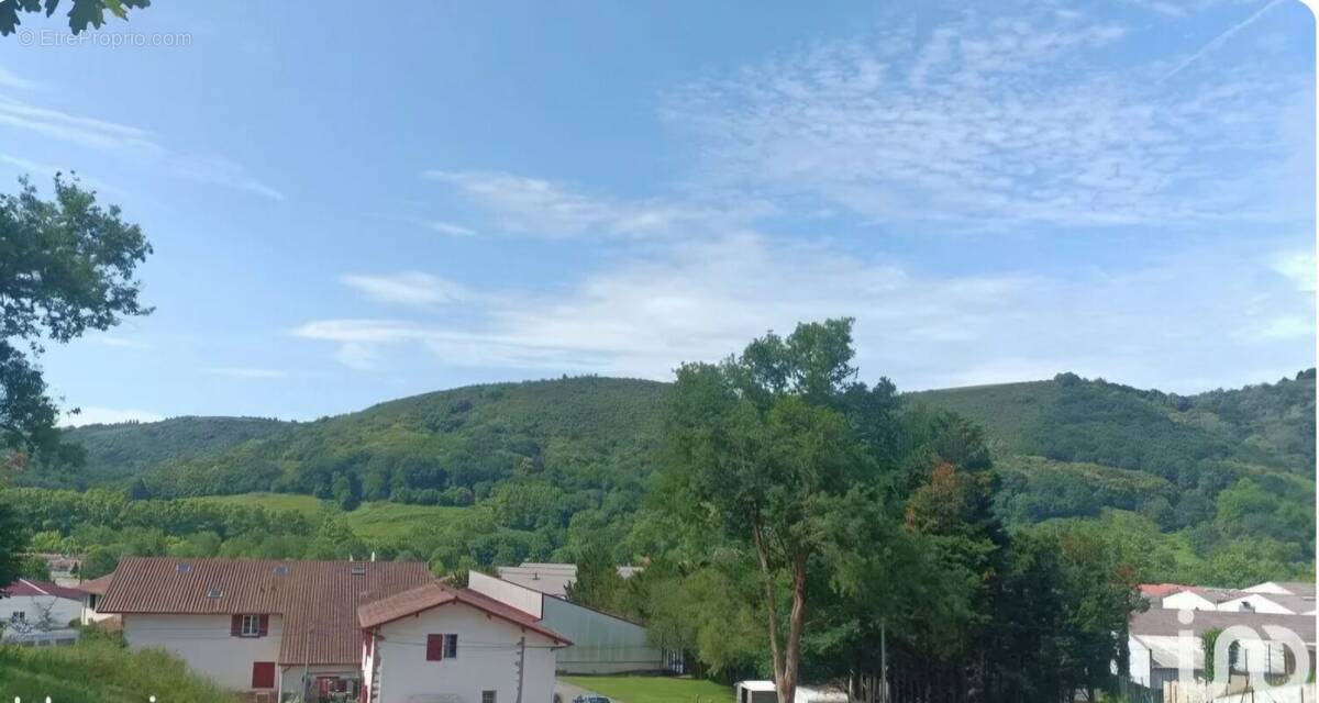Terrain à SAINT-PEE-SUR-NIVELLE