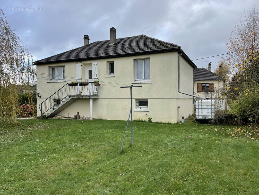 Maison à SAINTE-GENEVIEVE