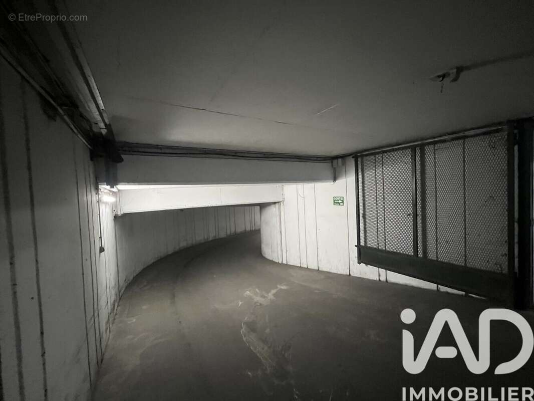 Photo 4 - Parking à PARIS-18E