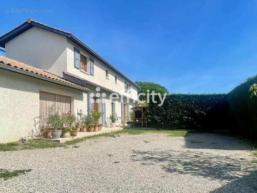 Maison à SALAISE-SUR-SANNE