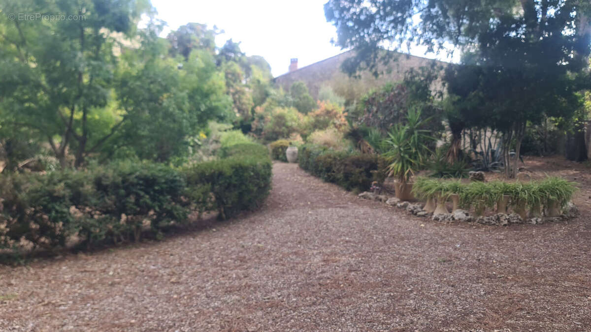 Maison à COURNONSEC