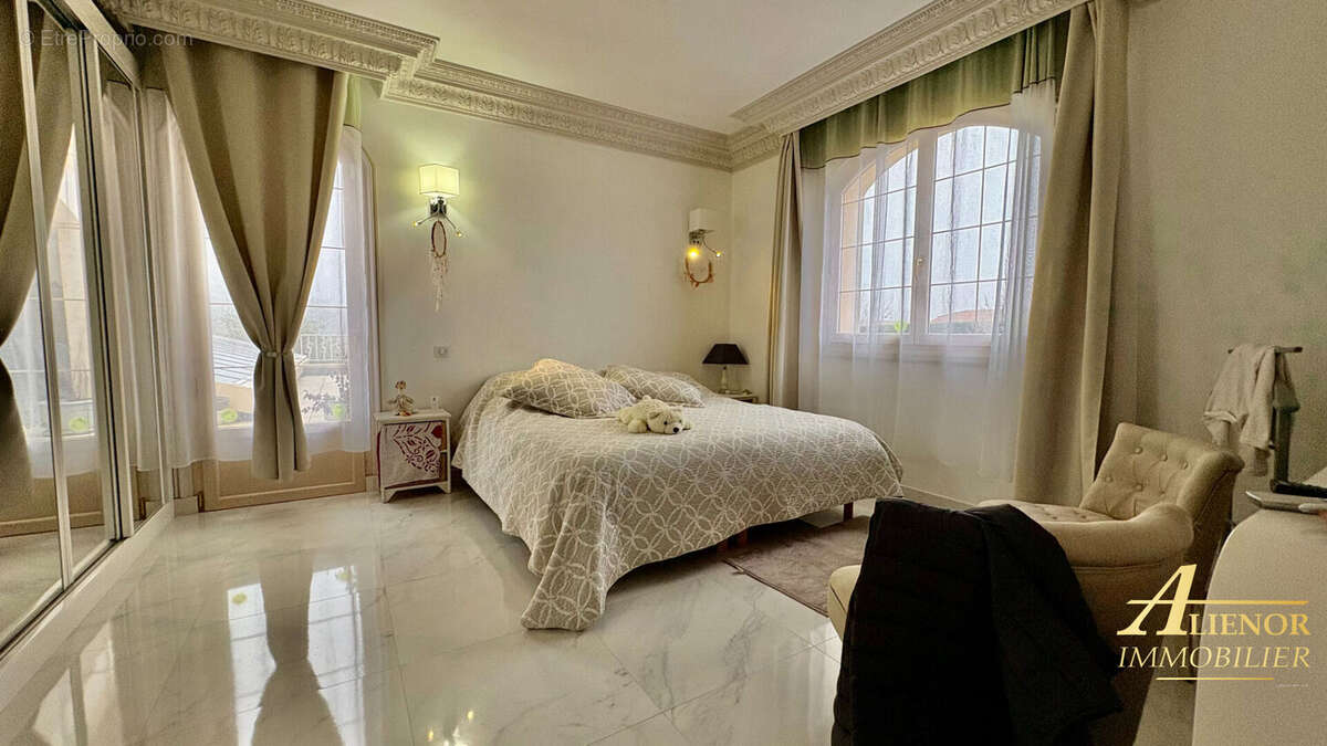 Maison à COURSAC