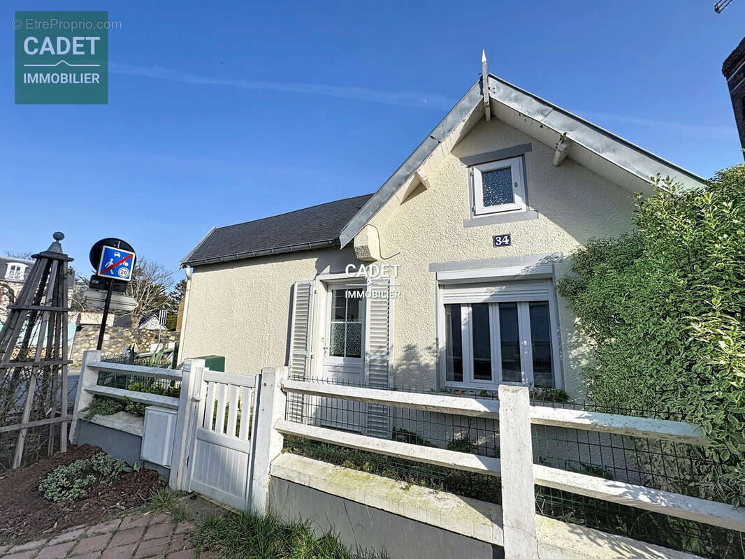 Maison à DONVILLE-LES-BAINS