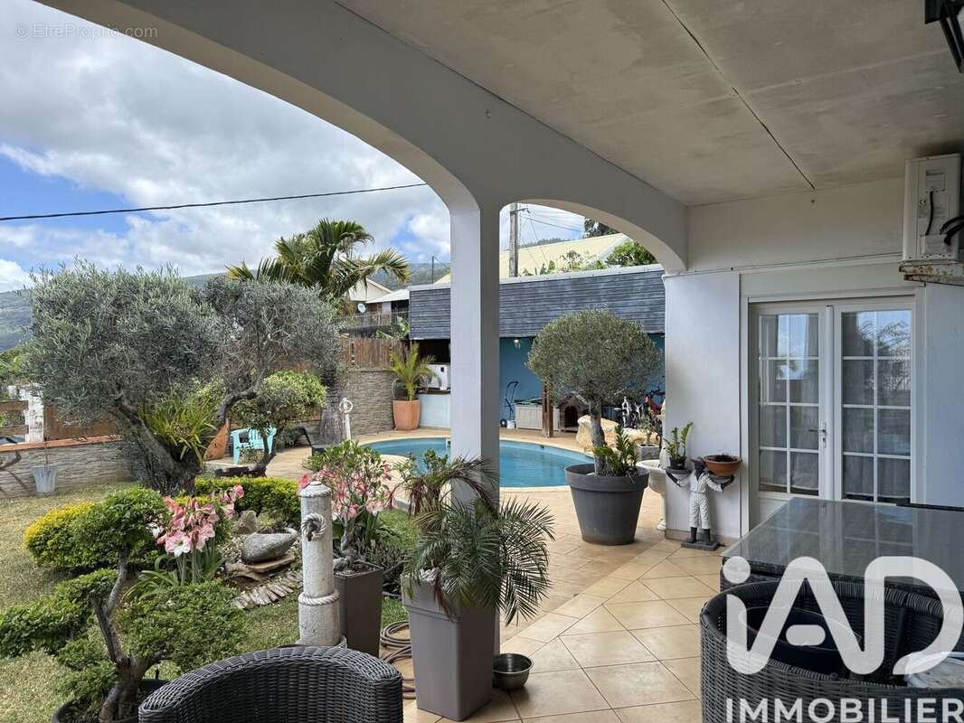 Photo 2 - Maison à SAINT-DENIS