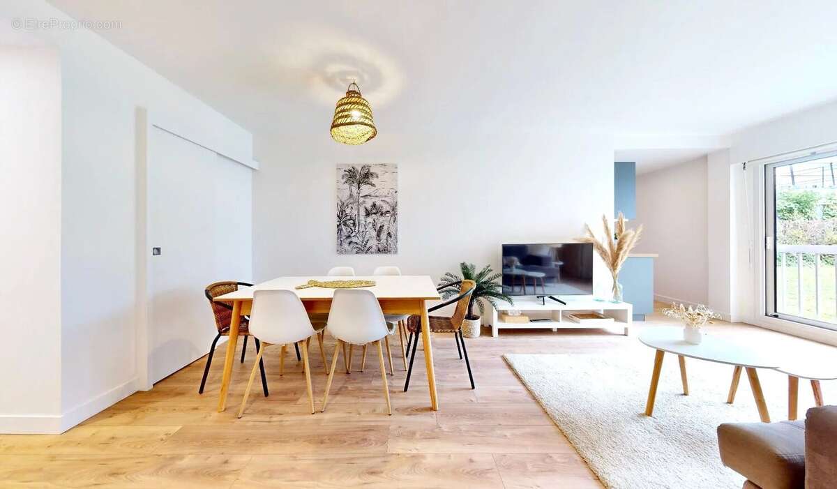 Appartement à LA GARENNE-COLOMBES