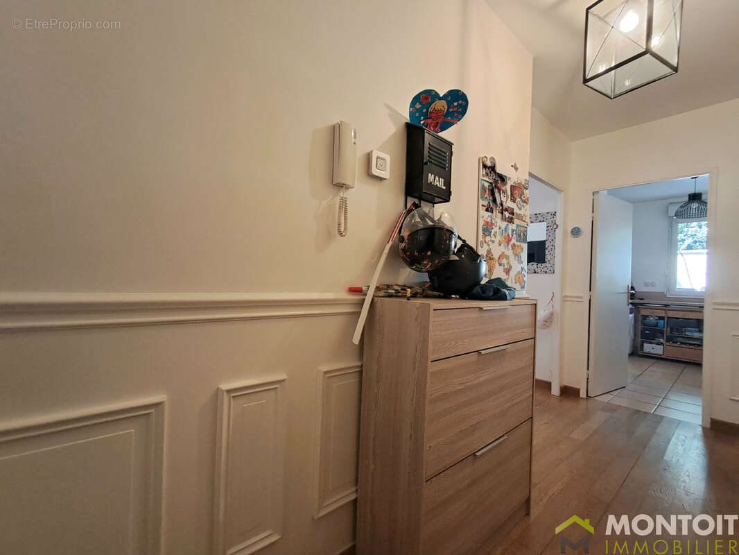 Appartement 69m2 - 2 chambres - jardin terrasse 190m2 - parking - transports et commodites - photo 13