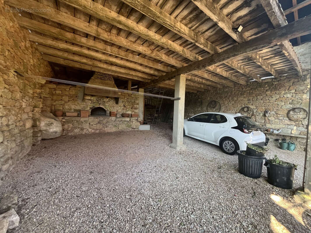 PROCHE FIGEAC – Authentique maison quercynoise en pierre de plain-pied avec grange - photo 15