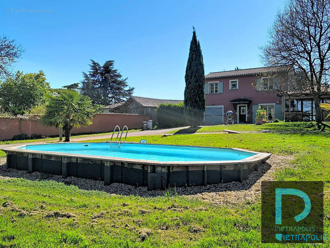 Maison 207 m² à Saint-Andre-D'huiriat  - photo 8