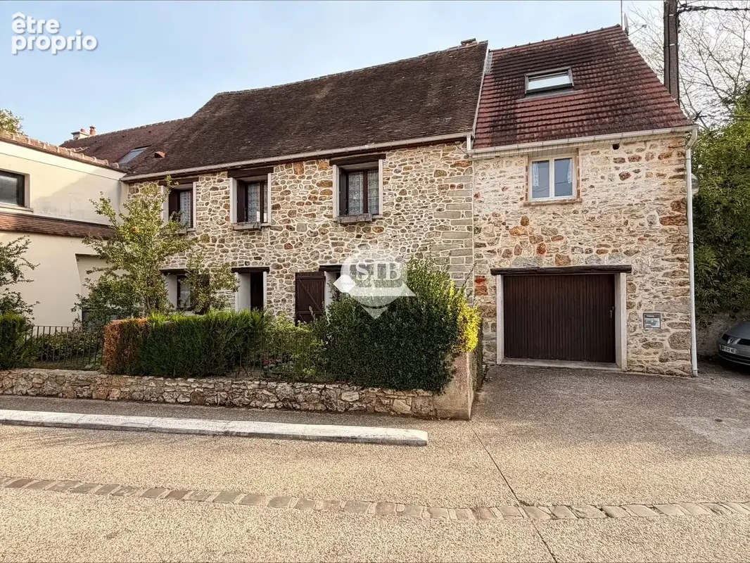Maison 10 pièces 186 m² à vendre à La Ville-Du-Bois (91620) - photo 1