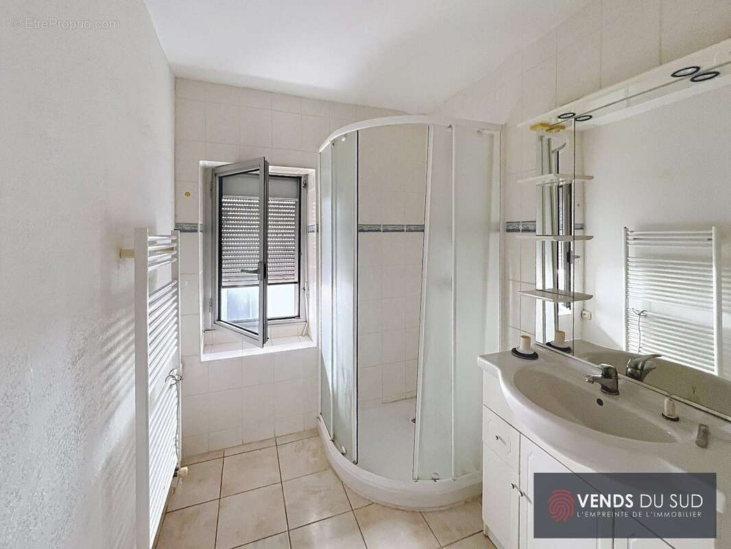 Maison 64 m² à Cessenon-Sur-Orb  - photo 7
