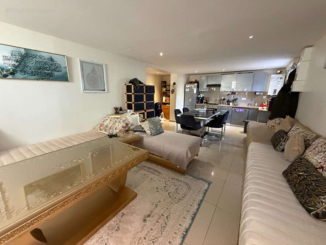 Appartement à LE BLANC-MESNIL