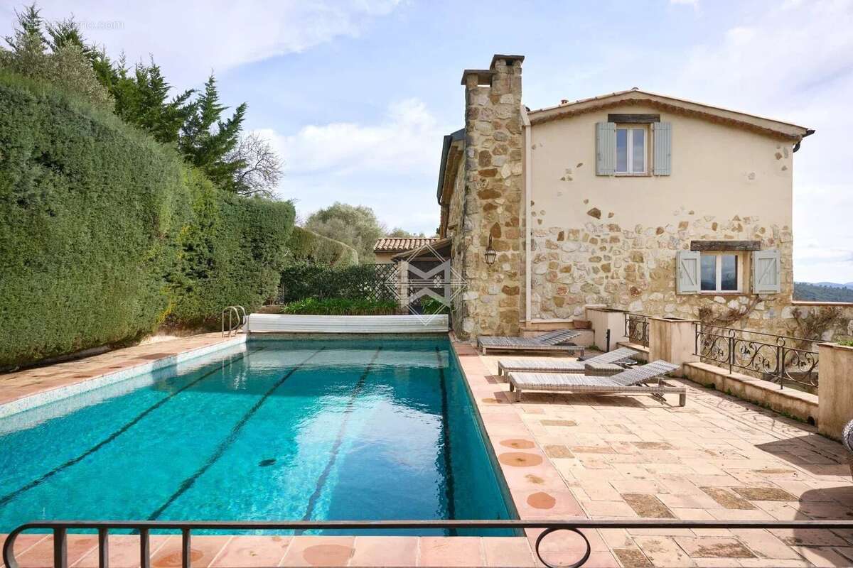 Maison à MONTAUROUX