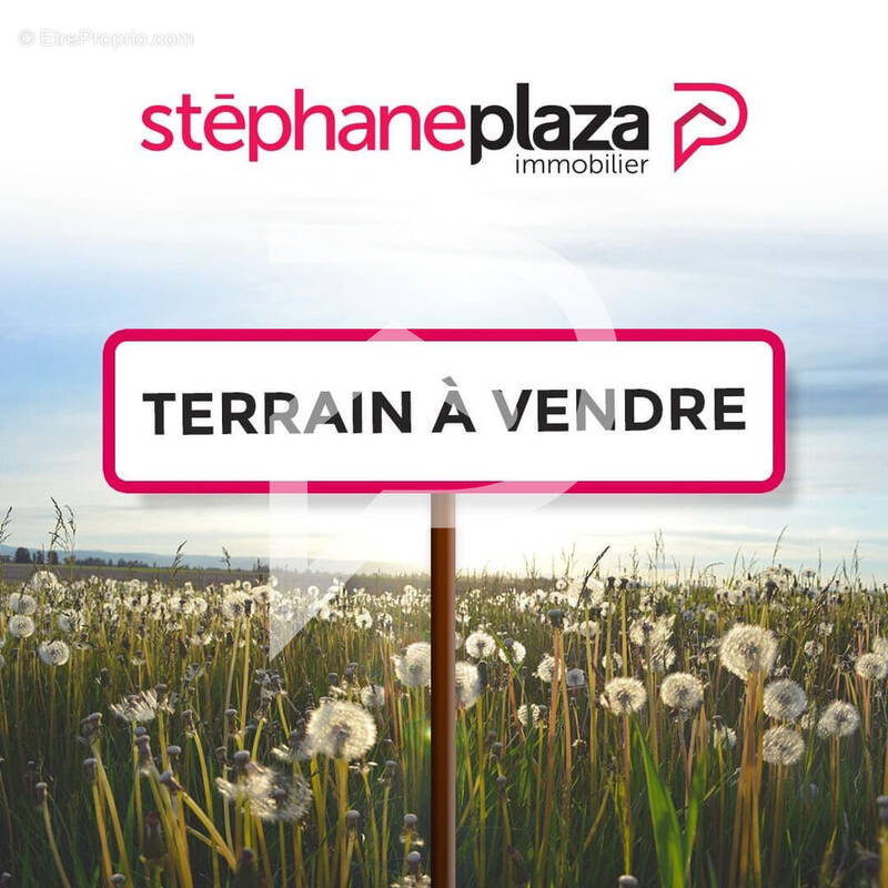 Terrain à JUVIGNY