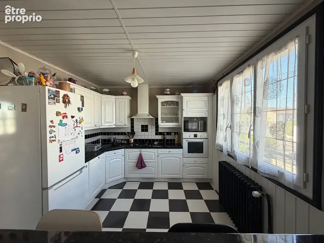 Maison lumineuse avec suite parentale indépendante, sous-sol total, véranda & jardin clos 509 m² ? Proche gare, écoles et commer - photo 3