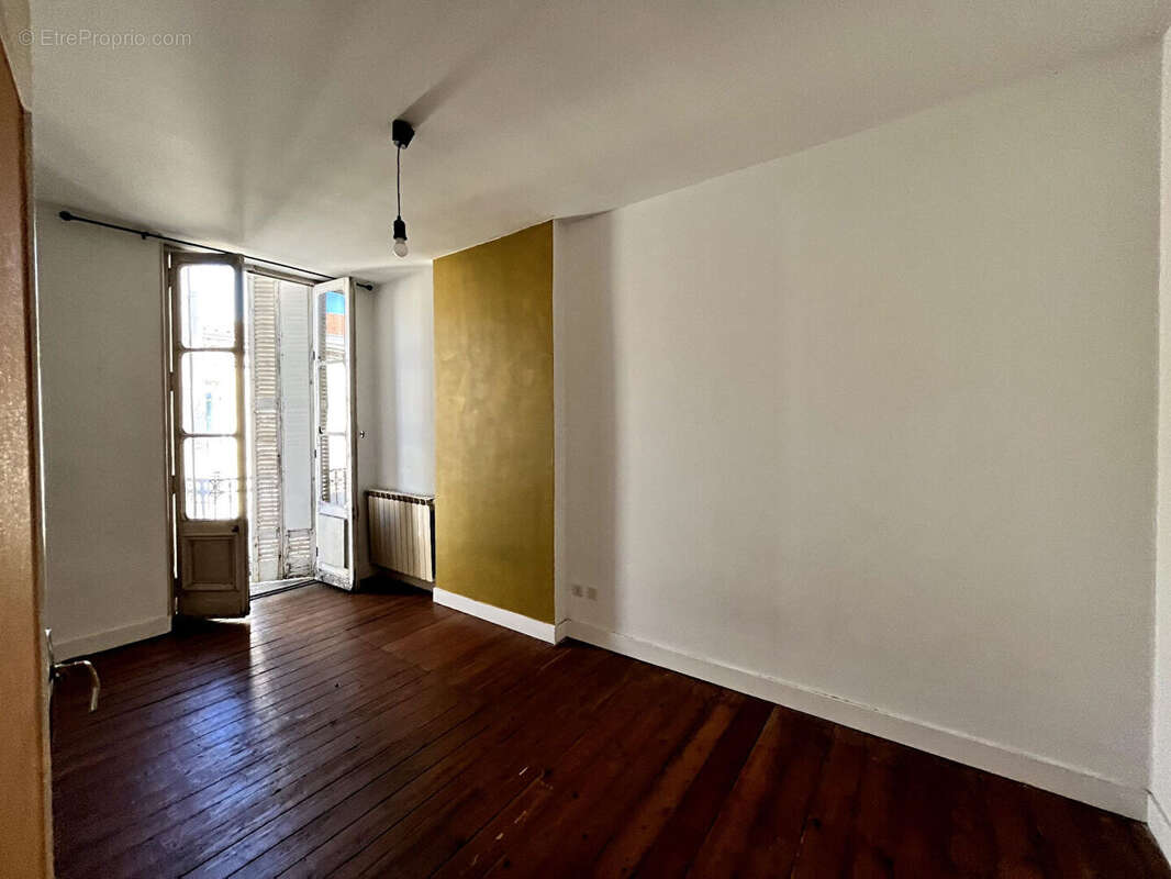 A VENDRE - SACRE COEUR/ GARE ST JEAN -Maison Bordeaux 6 pièce(s) 170 m2 - photo 3