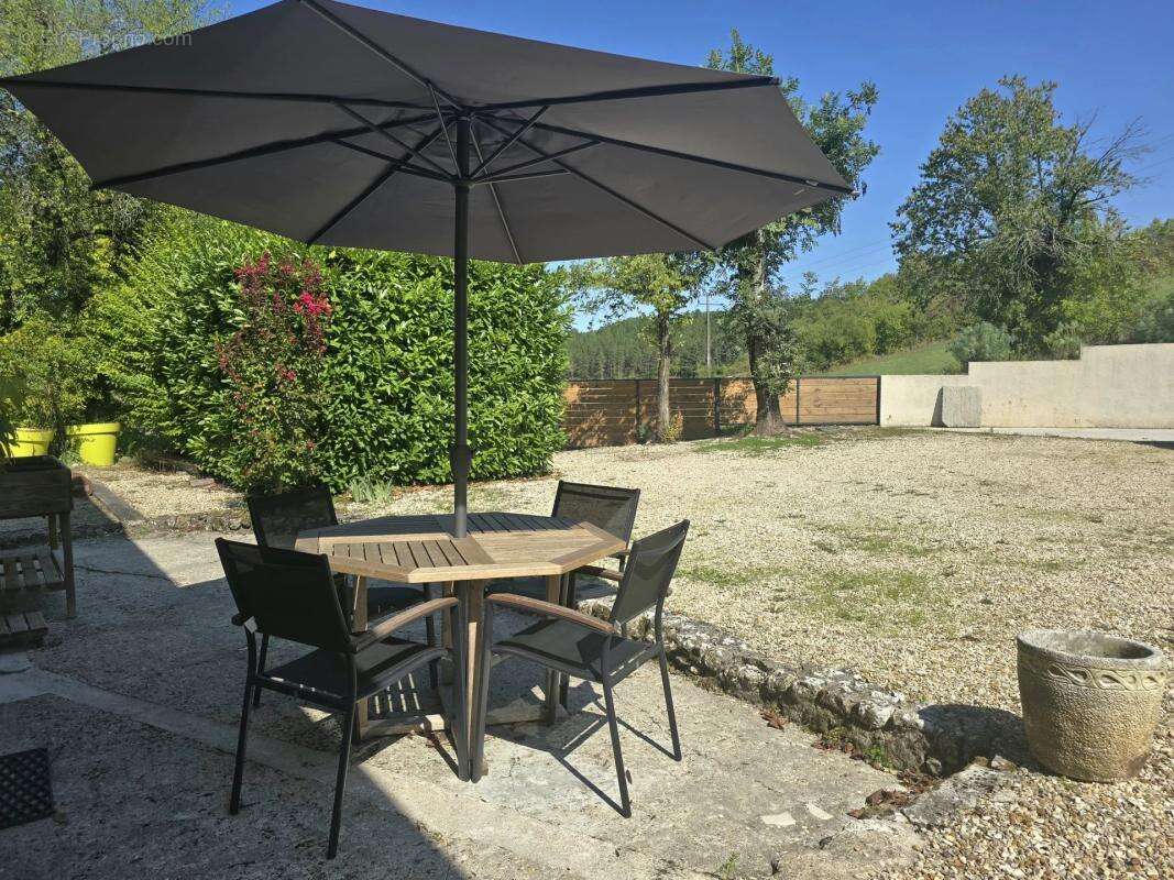 Maison à SAINT-LAURENT-DES-COMBES