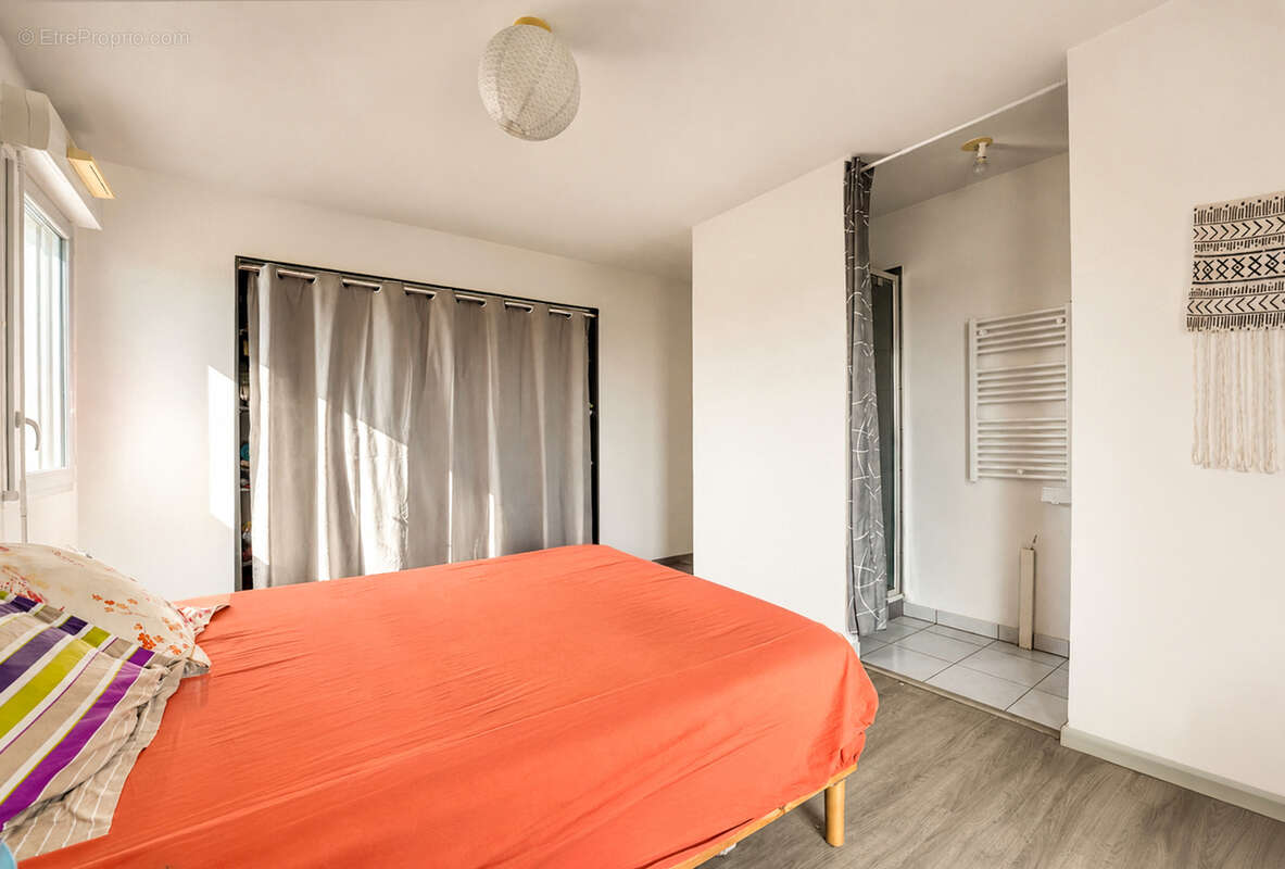 En exclusivité !  Appartement T3 de 73 m2 situé au 3ᵉ étage, dans le quartier du Grand Selve. - photo 8