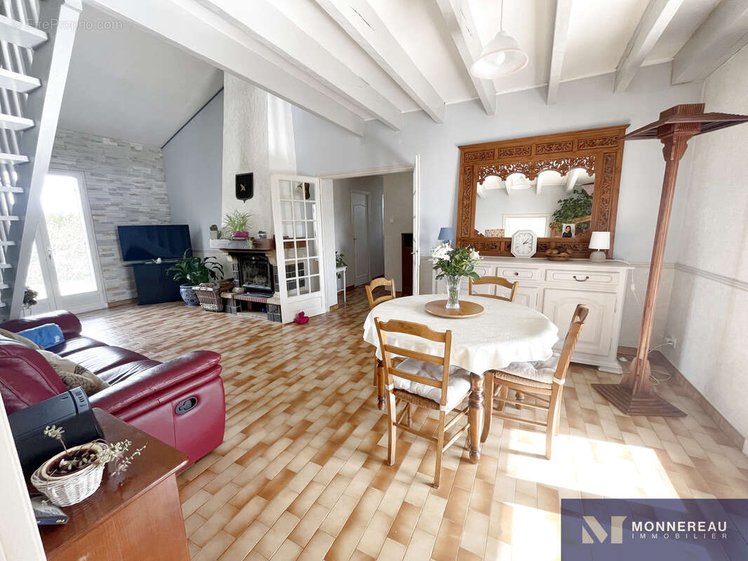 Maison à MESCHERS-SUR-GIRONDE