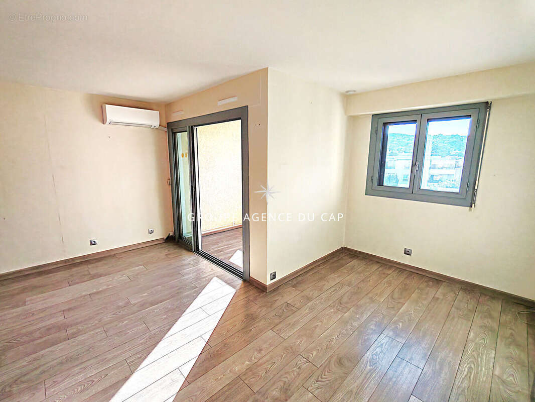 A vendre - appartement 2 pieces centre ville - 200m de la mer - garage en option - saint aygulf - photo 2