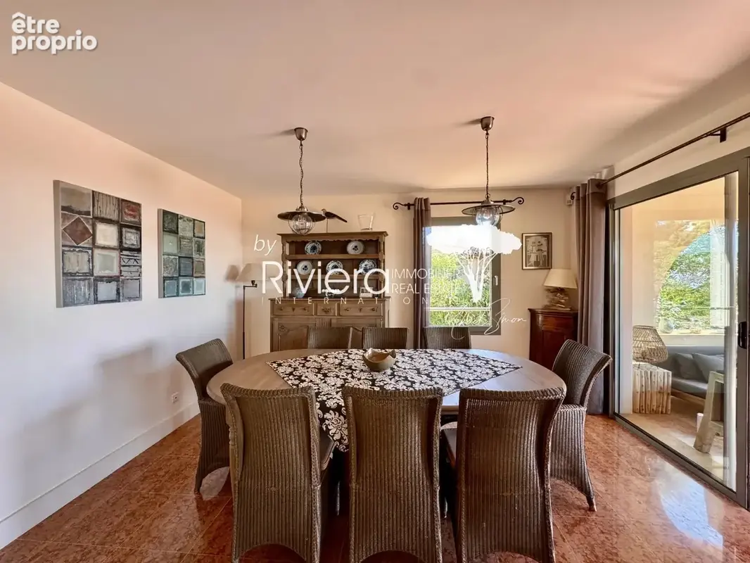CAVALAIRE - Propriété 486m2 avec piscine et vue mer ! - photo 22