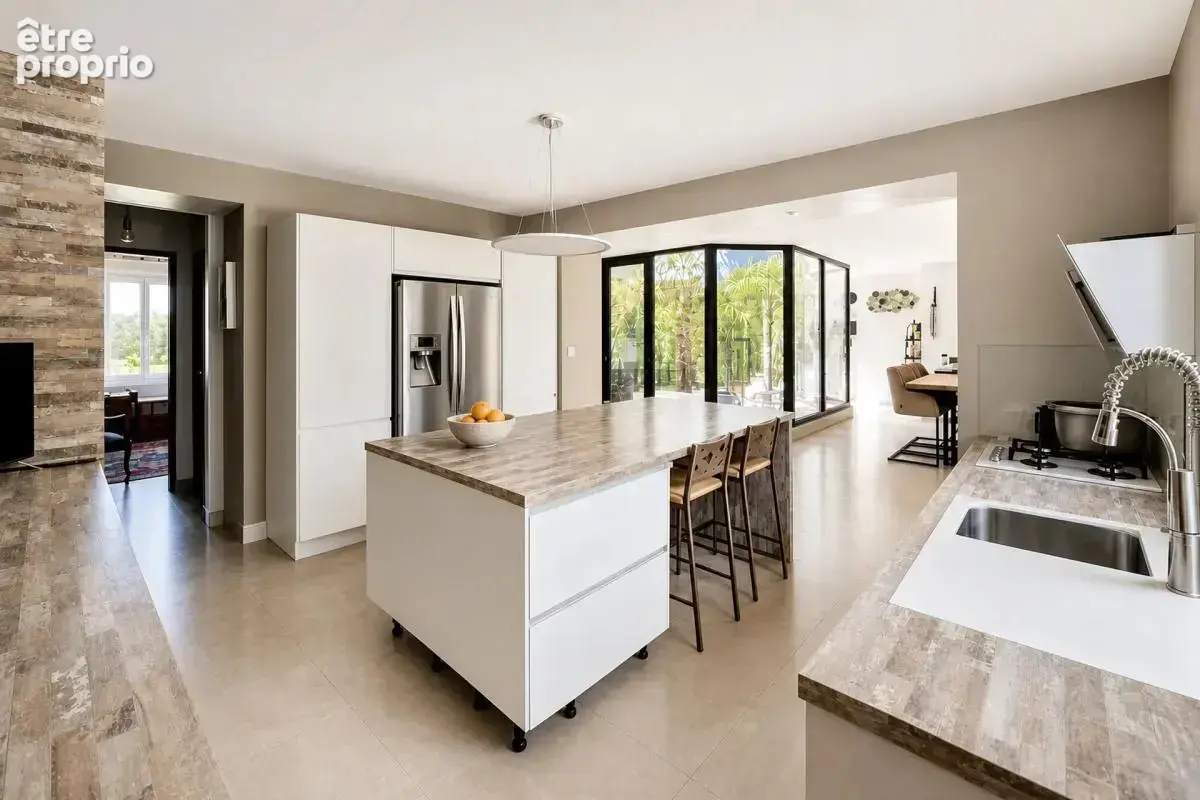 Maison de 6 pièces de 243 m² à Lubersac - photo 3