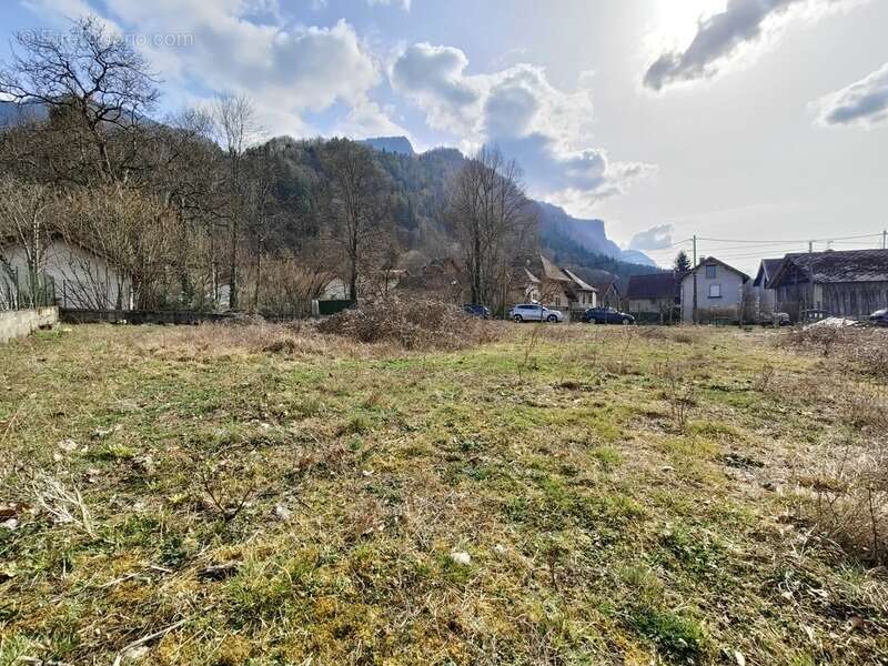 Terrain à SAINT-JOSEPH-DE-RIVIERE