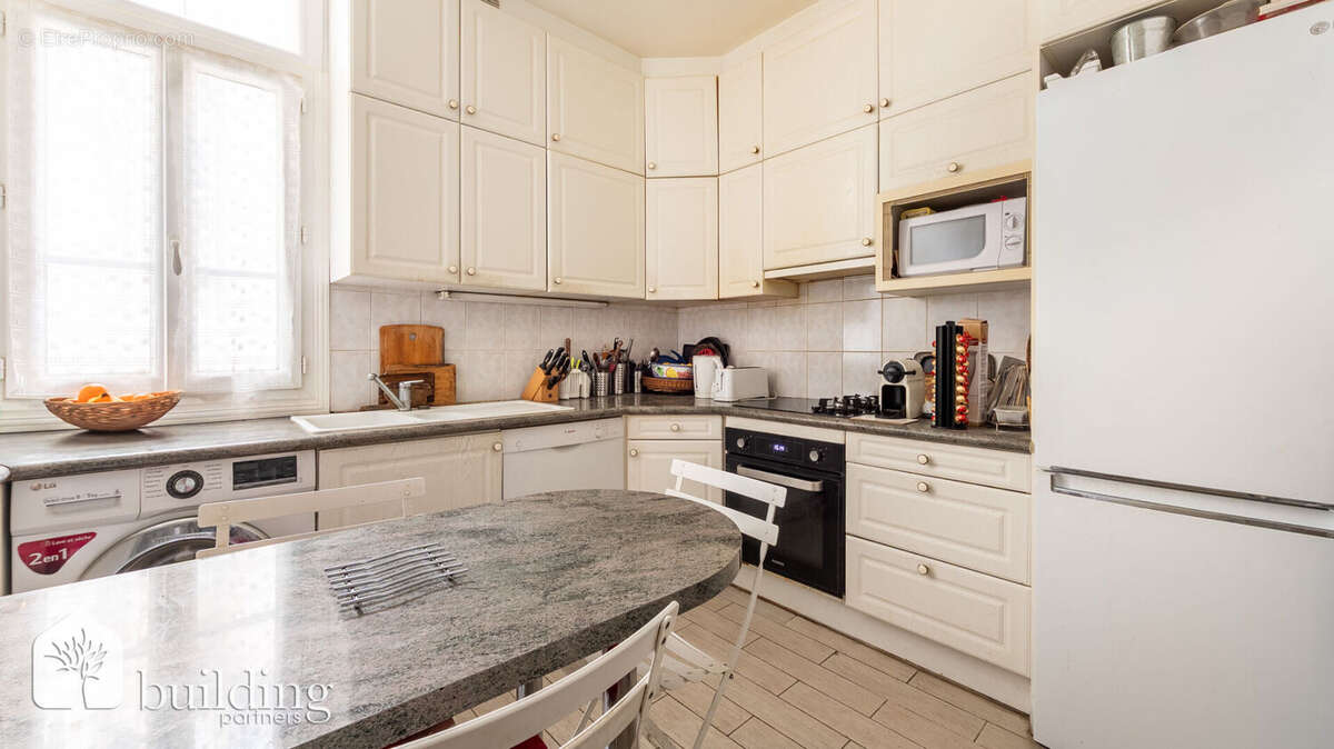 Appartement à PARIS-17E