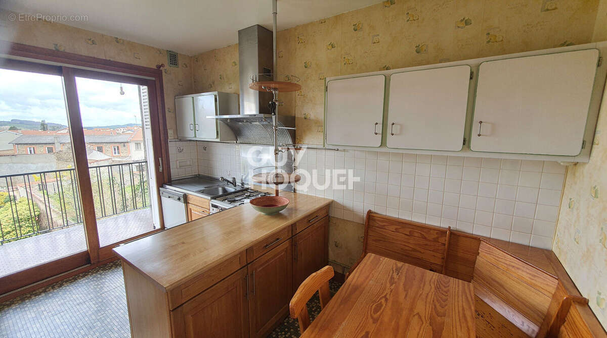 Maison de 193 m² sur un terrain de 520 m² à Chazelles-sur-Lyon - photo 2