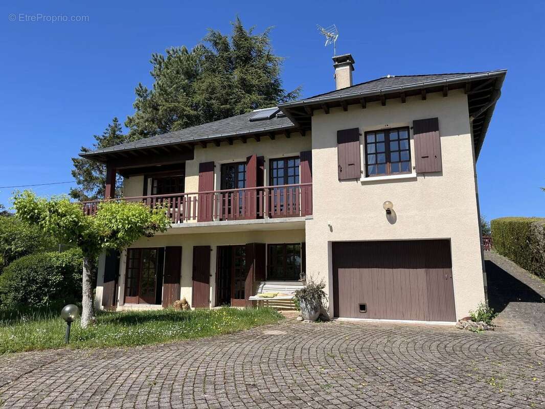 Maison à ONET-LE-CHATEAU