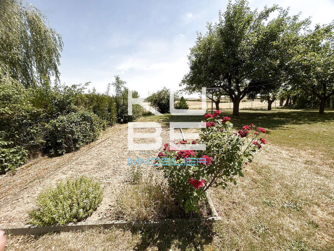 Maison 4 pièces avec garage et jardin - photo 13