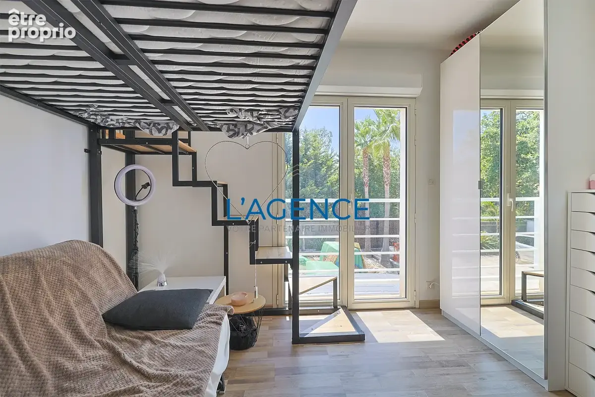 La Crau au Goys Fourniers, belle propriété de 204 m2 sur 1803 m2 de terrain avec piscine. - photo 6