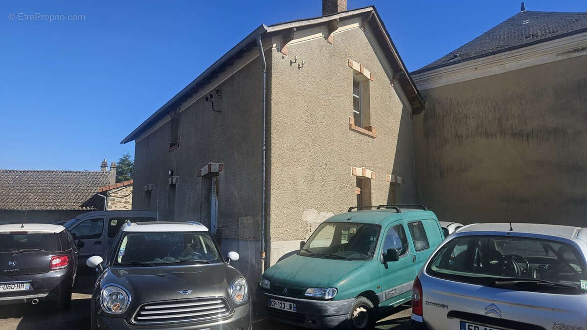 Maison à LE DORAT