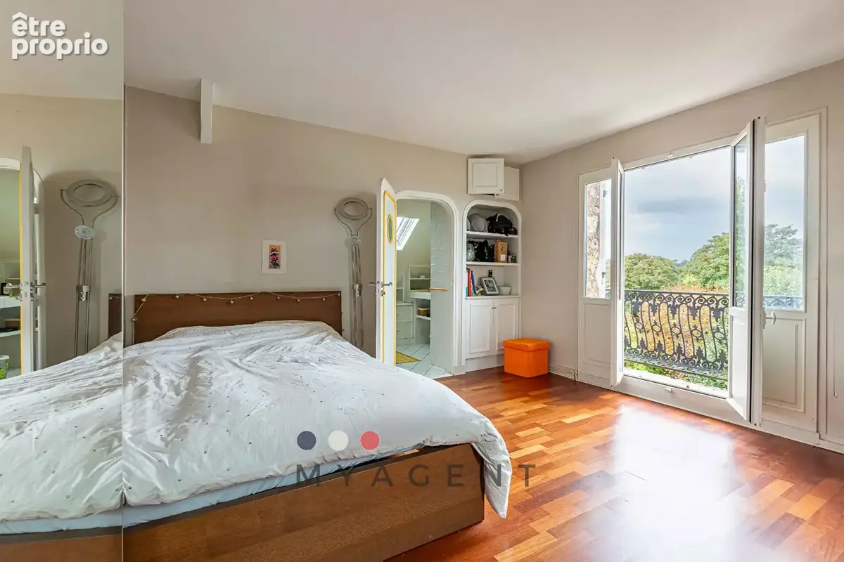Bougival / Louveciennes - Maison de caractère, jardin de 1 200 m² et dépendance - photo 8
