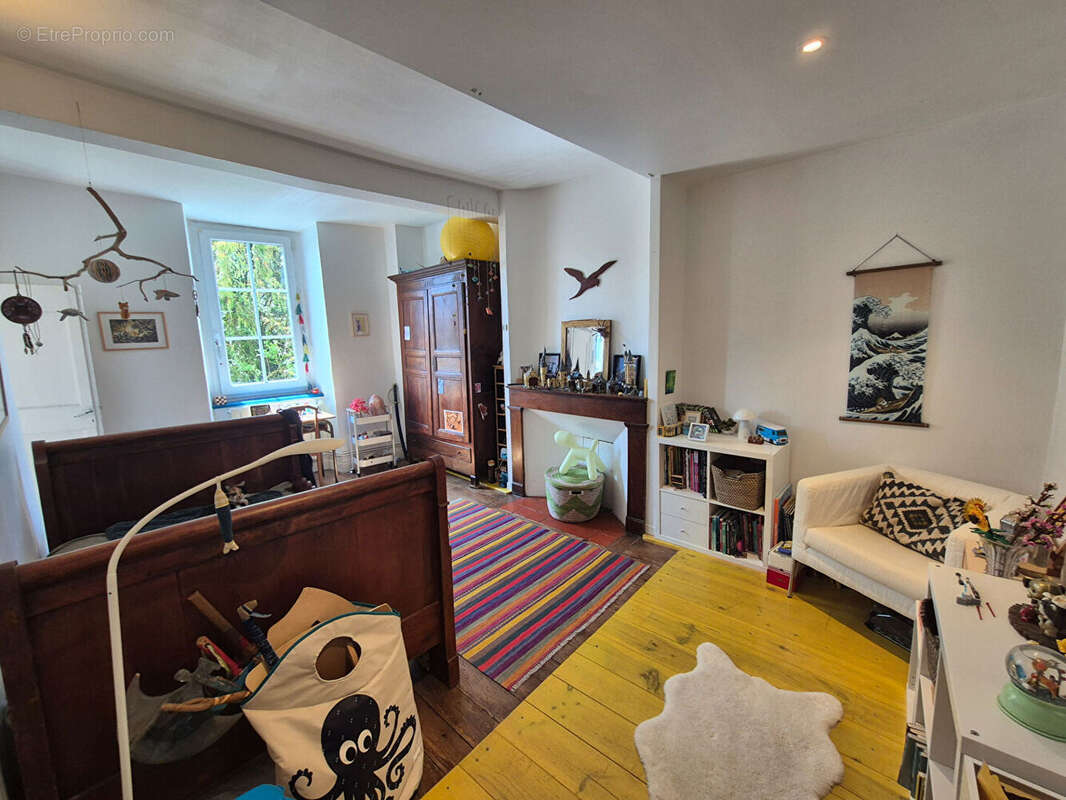 Maison de caractère T8 de 211 m² sur terrain de 948 m² avec piscine - photo 9