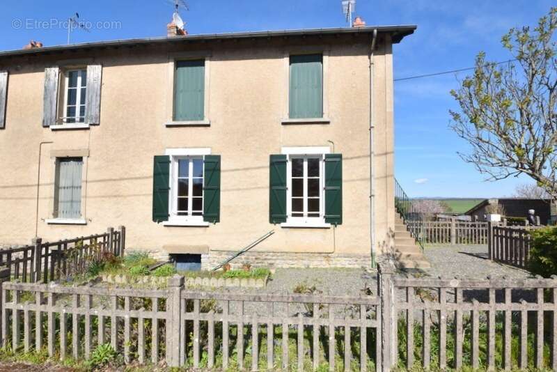 Appartement à CERCY-LA-TOUR