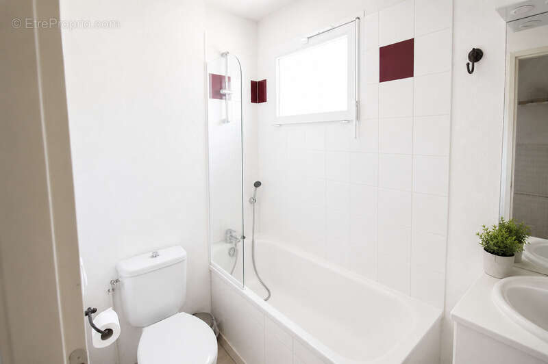 AUREILHAN - 40 - Appartement T2 30 m2  meublé avec terrasse et parking - photo 6